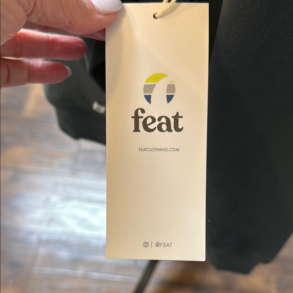 FEAT Roam Hoodie Dark Green size medium unisex - Picture 3 of 9